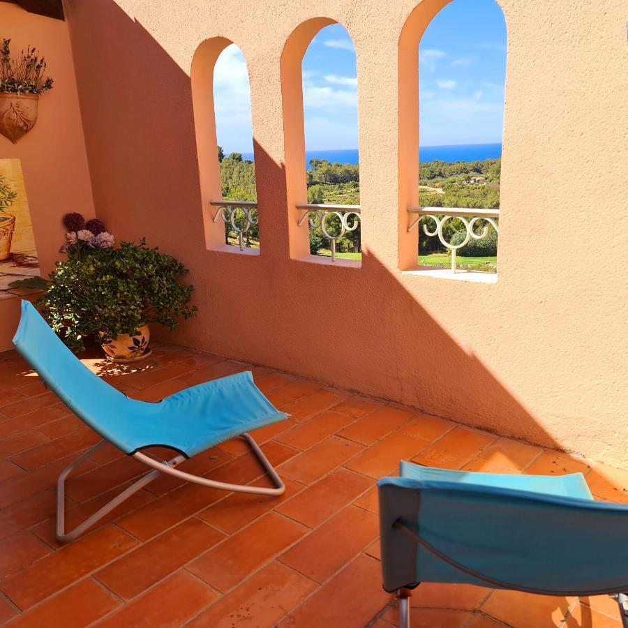 Hameau Des Amandiers - Vue Mer, Golf Et Vignes Lägenhet Saint-Cyr-sur-Mer Exteriör bild
