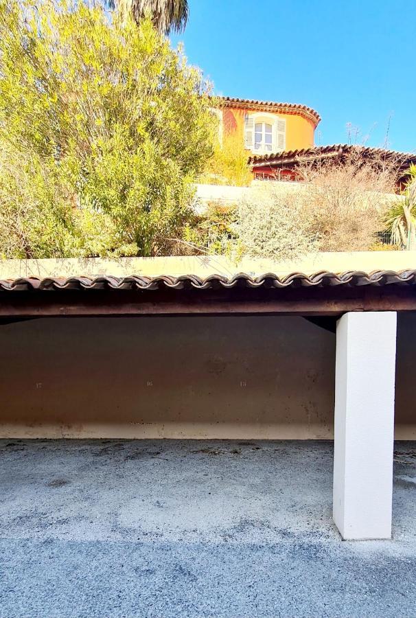 Hameau Des Amandiers - Vue Mer, Golf Et Vignes Lägenhet Saint-Cyr-sur-Mer Exteriör bild
